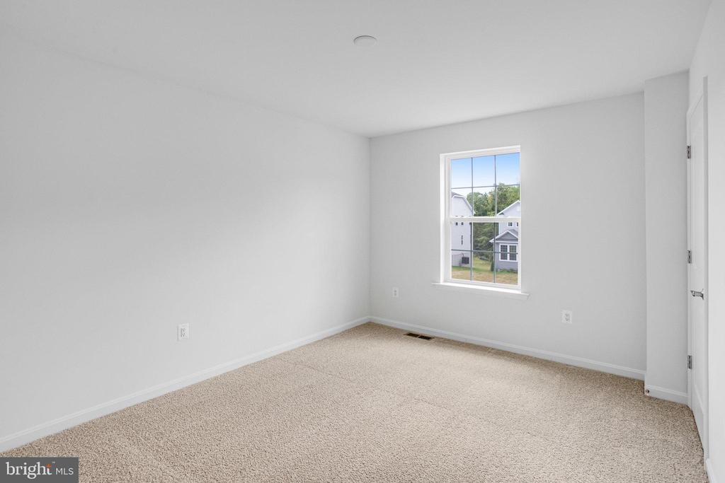 35611 PINE NEEDLE LN, LOCUST GROVE, Virginia 22508, 4 Bedrooms Bedrooms, ,2 BathroomsBathrooms,Residential,35611 PINE NEEDLE LN,VAOR2013886 MLS # VAOR2013886