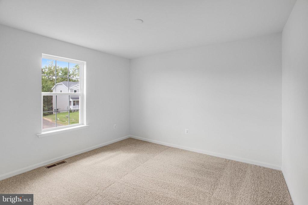 35611 PINE NEEDLE LN, LOCUST GROVE, Virginia 22508, 4 Bedrooms Bedrooms, ,2 BathroomsBathrooms,Residential,35611 PINE NEEDLE LN,VAOR2013886 MLS # VAOR2013886