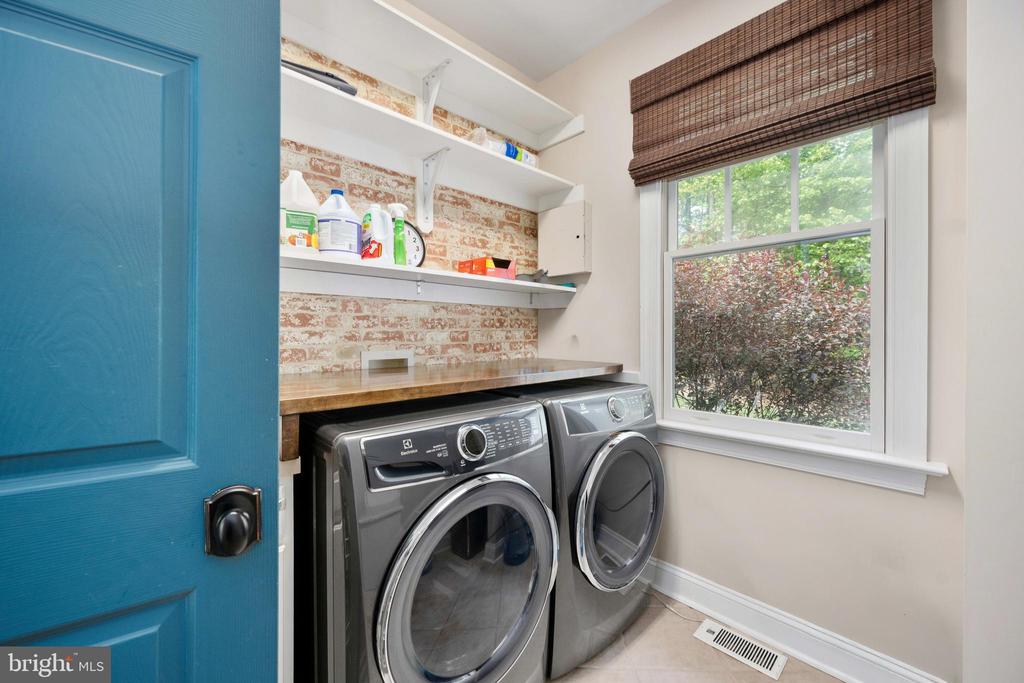 11329 FAWN LAKE PKWY, SPOTSYLVANIA, Virginia 22551, 3 Bedrooms Bedrooms, ,5 BathroomsBathrooms,Residential,11329 FAWN LAKE PKWY,VASP2040470 MLS # VASP2040470