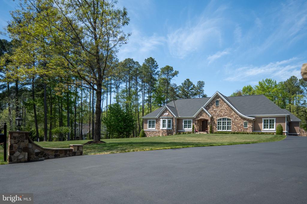 11515 FAWN LAKE PKWY, SPOTSYLVANIA, Virginia 22551, 5 Bedrooms Bedrooms, ,4 BathroomsBathrooms,Residential,11515 FAWN LAKE PKWY,VASP2041064 MLS # VASP2041064