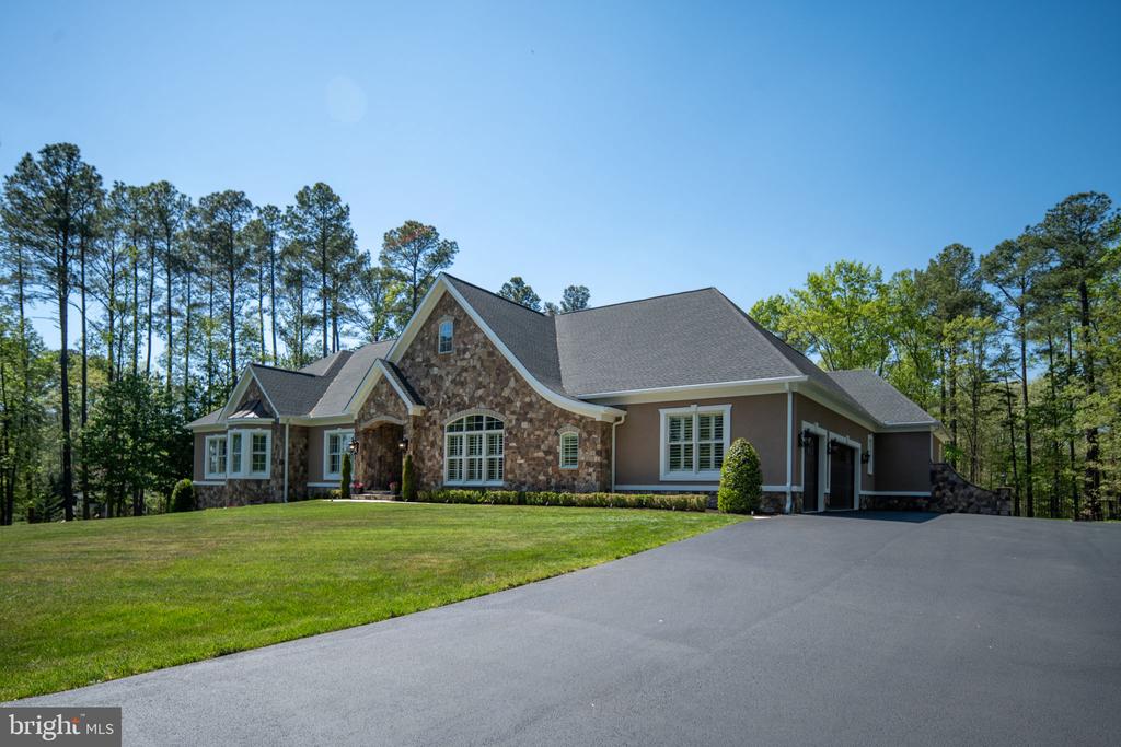 11515 FAWN LAKE PKWY, SPOTSYLVANIA, Virginia 22551, 5 Bedrooms Bedrooms, ,4 BathroomsBathrooms,Residential,11515 FAWN LAKE PKWY,VASP2041064 MLS # VASP2041064