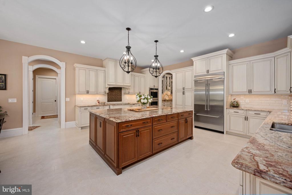 11515 FAWN LAKE PKWY, SPOTSYLVANIA, Virginia 22551, 5 Bedrooms Bedrooms, ,4 BathroomsBathrooms,Residential,11515 FAWN LAKE PKWY,VASP2041064 MLS # VASP2041064