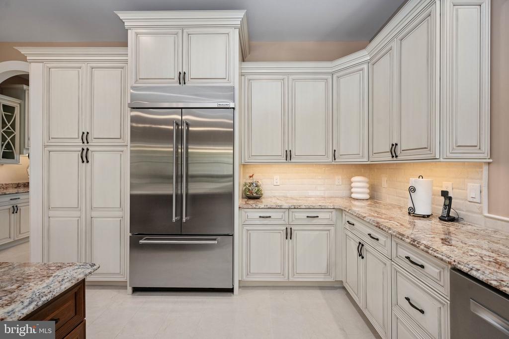 11515 FAWN LAKE PKWY, SPOTSYLVANIA, Virginia 22551, 5 Bedrooms Bedrooms, ,4 BathroomsBathrooms,Residential,11515 FAWN LAKE PKWY,VASP2041064 MLS # VASP2041064