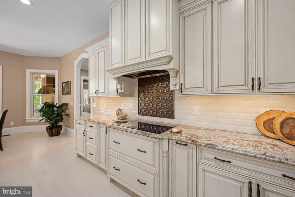 11515 FAWN LAKE PKWY, SPOTSYLVANIA, Virginia 22551, 5 Bedrooms Bedrooms, ,4 BathroomsBathrooms,Residential,11515 FAWN LAKE PKWY,VASP2041064 MLS # VASP2041064