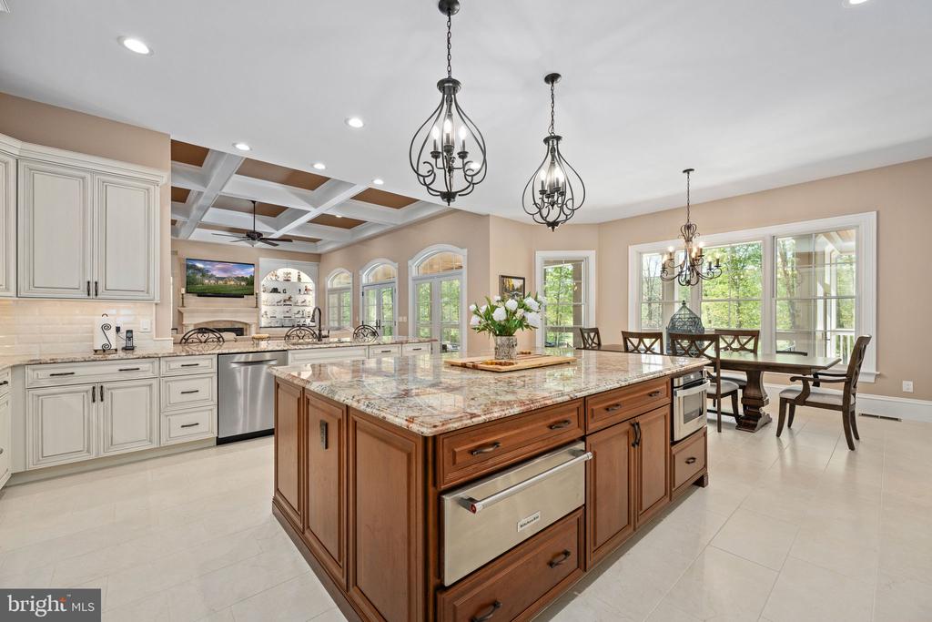 11515 FAWN LAKE PKWY, SPOTSYLVANIA, Virginia 22551, 5 Bedrooms Bedrooms, ,4 BathroomsBathrooms,Residential,11515 FAWN LAKE PKWY,VASP2041064 MLS # VASP2041064