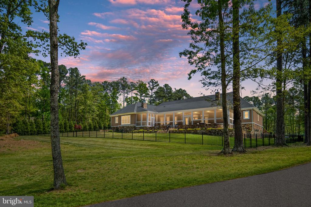 11515 FAWN LAKE PKWY, SPOTSYLVANIA, Virginia 22551, 5 Bedrooms Bedrooms, ,4 BathroomsBathrooms,Residential,11515 FAWN LAKE PKWY,VASP2041064 MLS # VASP2041064