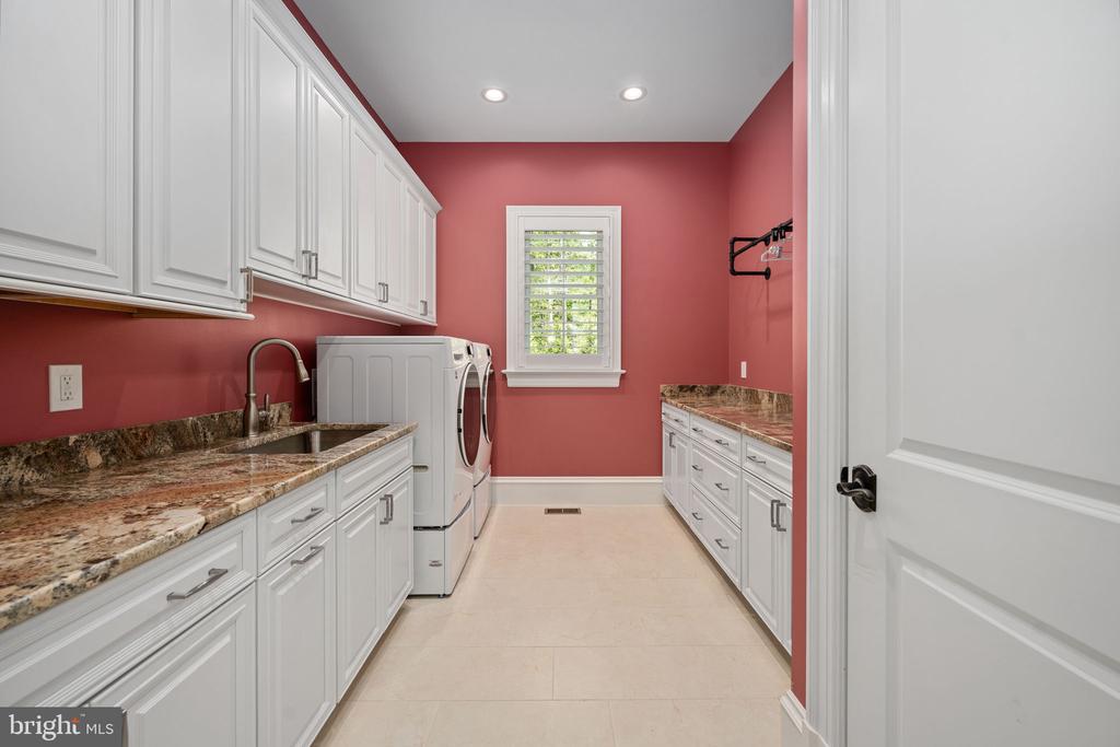 11515 FAWN LAKE PKWY, SPOTSYLVANIA, Virginia 22551, 5 Bedrooms Bedrooms, ,4 BathroomsBathrooms,Residential,11515 FAWN LAKE PKWY,VASP2041064 MLS # VASP2041064