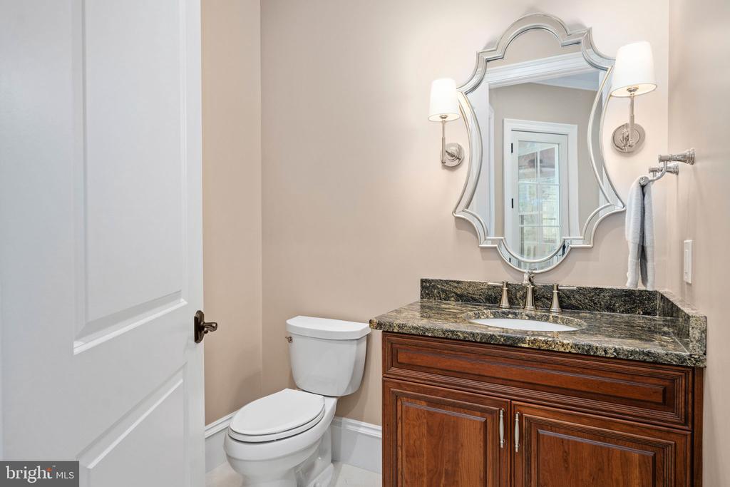 11515 FAWN LAKE PKWY, SPOTSYLVANIA, Virginia 22551, 5 Bedrooms Bedrooms, ,4 BathroomsBathrooms,Residential,11515 FAWN LAKE PKWY,VASP2041064 MLS # VASP2041064