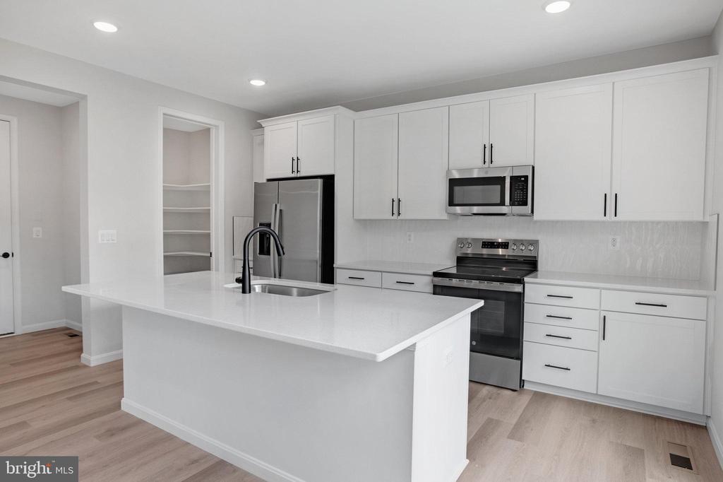 35622 PINE NEEDLE LN, LOCUST GROVE, Virginia 22508, 4 Bedrooms Bedrooms, ,2 BathroomsBathrooms,Residential,35622 PINE NEEDLE LN,VAOR2013888 MLS # VAOR2013888