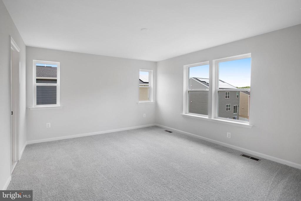 35622 PINE NEEDLE LN, LOCUST GROVE, Virginia 22508, 4 Bedrooms Bedrooms, ,2 BathroomsBathrooms,Residential,35622 PINE NEEDLE LN,VAOR2013888 MLS # VAOR2013888