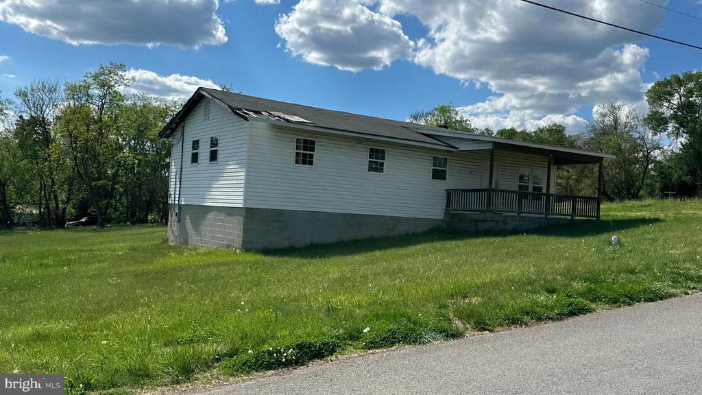 109 BIXLERS FERRY RD, LURAY, Virginia 22835, 2 Bedrooms Bedrooms, ,1 BathroomBathrooms,Residential,109 BIXLERS FERRY RD,VAPA2006320 MLS # VAPA2006320