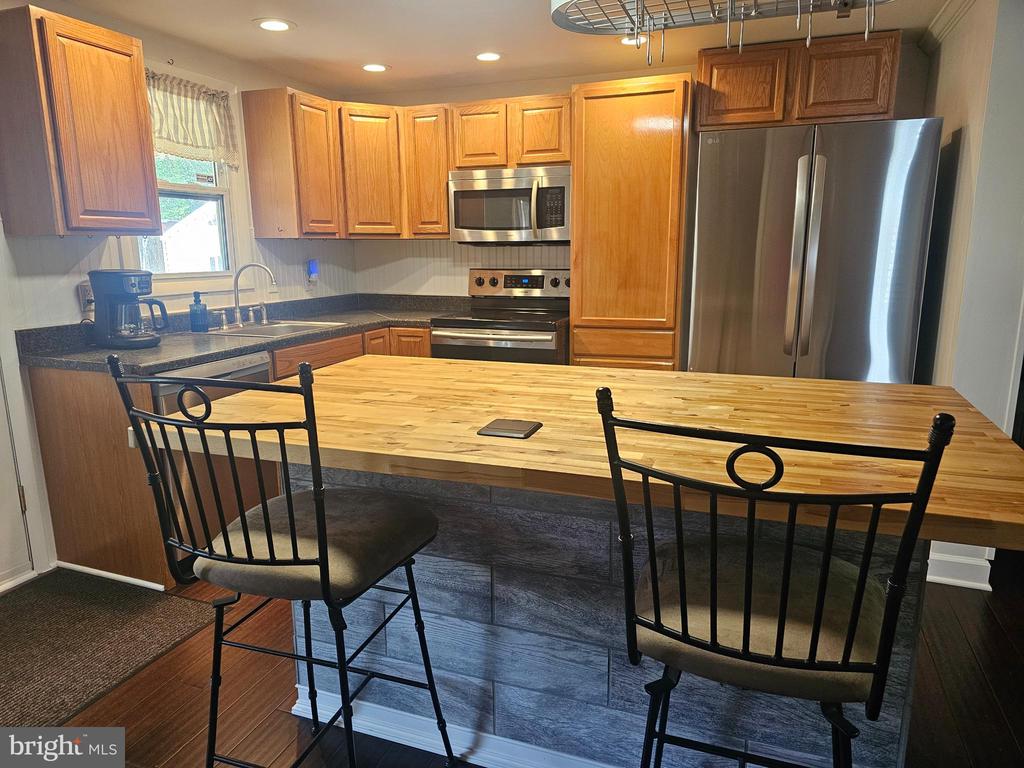 8421 PAMUNKEY RD, SPOTSYLVANIA, Virginia 22551, 3 Bedrooms Bedrooms, ,1 BathroomBathrooms,Residential,8421 PAMUNKEY RD,VASP2041090 MLS # VASP2041090