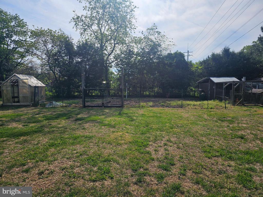 8421 PAMUNKEY RD, SPOTSYLVANIA, Virginia 22551, 3 Bedrooms Bedrooms, ,1 BathroomBathrooms,Residential,8421 PAMUNKEY RD,VASP2041090 MLS # VASP2041090