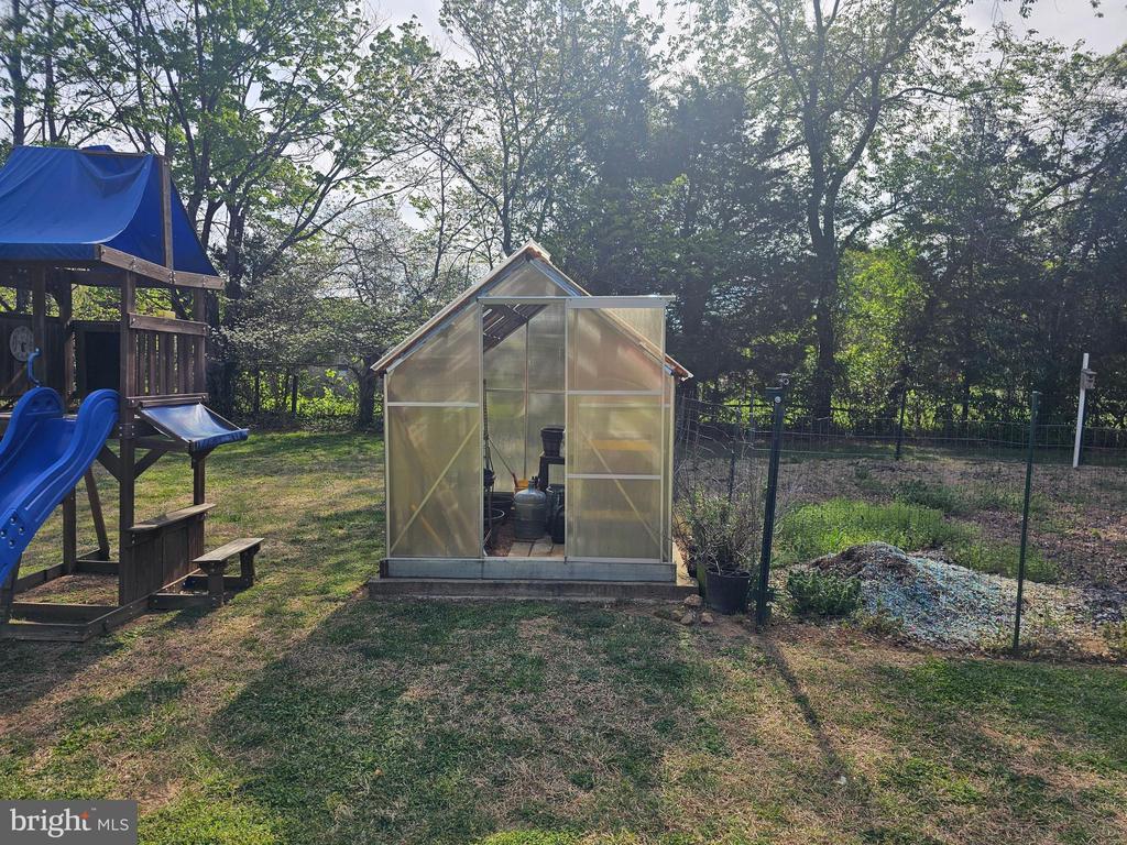 8421 PAMUNKEY RD, SPOTSYLVANIA, Virginia 22551, 3 Bedrooms Bedrooms, ,1 BathroomBathrooms,Residential,8421 PAMUNKEY RD,VASP2041090 MLS # VASP2041090