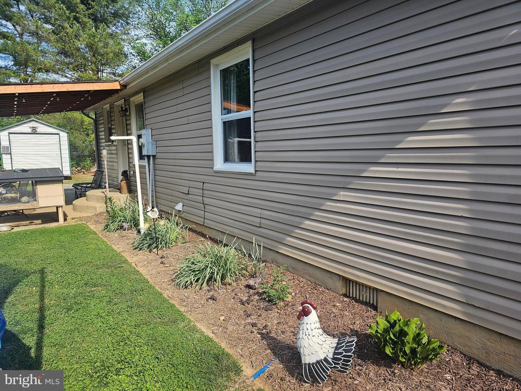 8421 PAMUNKEY RD, SPOTSYLVANIA, Virginia 22551, 3 Bedrooms Bedrooms, ,1 BathroomBathrooms,Residential,8421 PAMUNKEY RD,VASP2041090 MLS # VASP2041090