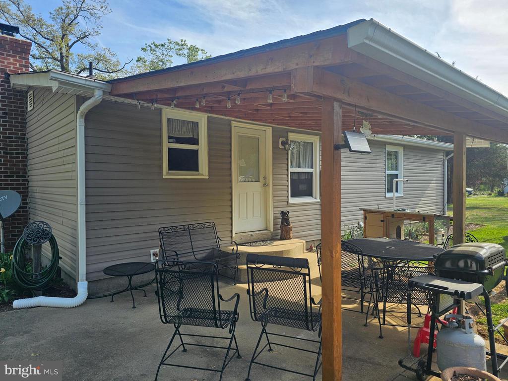 8421 PAMUNKEY RD, SPOTSYLVANIA, Virginia 22551, 3 Bedrooms Bedrooms, ,1 BathroomBathrooms,Residential,8421 PAMUNKEY RD,VASP2041090 MLS # VASP2041090