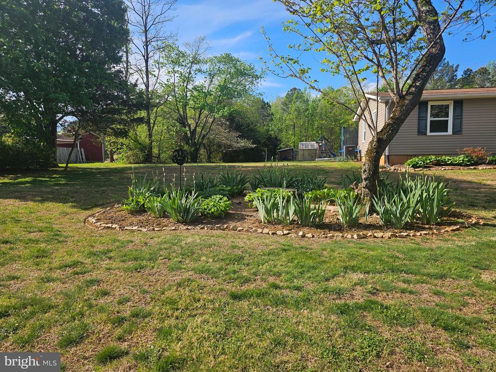 8421 PAMUNKEY RD, SPOTSYLVANIA, Virginia 22551, 3 Bedrooms Bedrooms, ,1 BathroomBathrooms,Residential,8421 PAMUNKEY RD,VASP2041090 MLS # VASP2041090