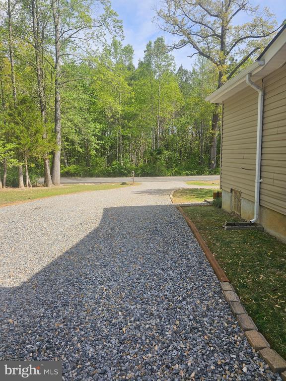8421 PAMUNKEY RD, SPOTSYLVANIA, Virginia 22551, 3 Bedrooms Bedrooms, ,1 BathroomBathrooms,Residential,8421 PAMUNKEY RD,VASP2041090 MLS # VASP2041090