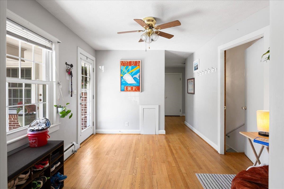 330 N SUNSET DR, BROADWAY, Virginia 22815, 3 Bedrooms Bedrooms, ,2 BathroomsBathrooms,Residential,330 N SUNSET DR,675988 MLS # 675988