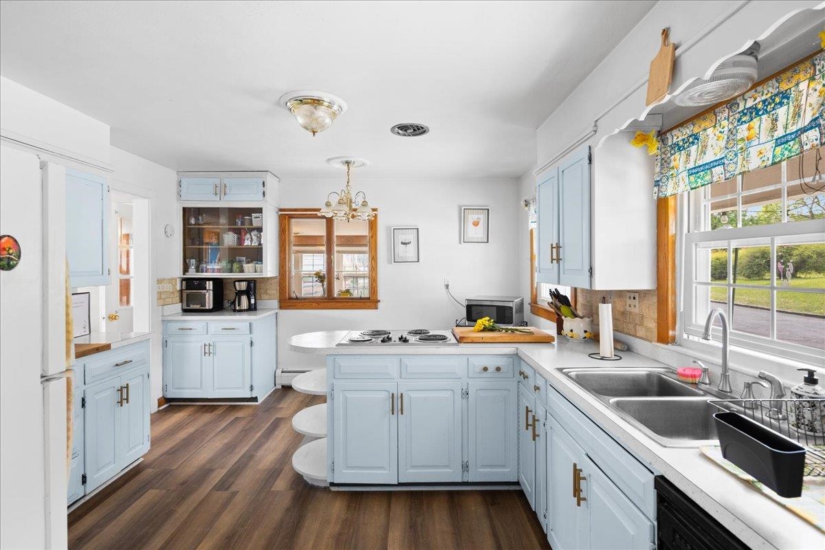 330 N SUNSET DR, BROADWAY, Virginia 22815, 3 Bedrooms Bedrooms, ,2 BathroomsBathrooms,Residential,330 N SUNSET DR,675988 MLS # 675988