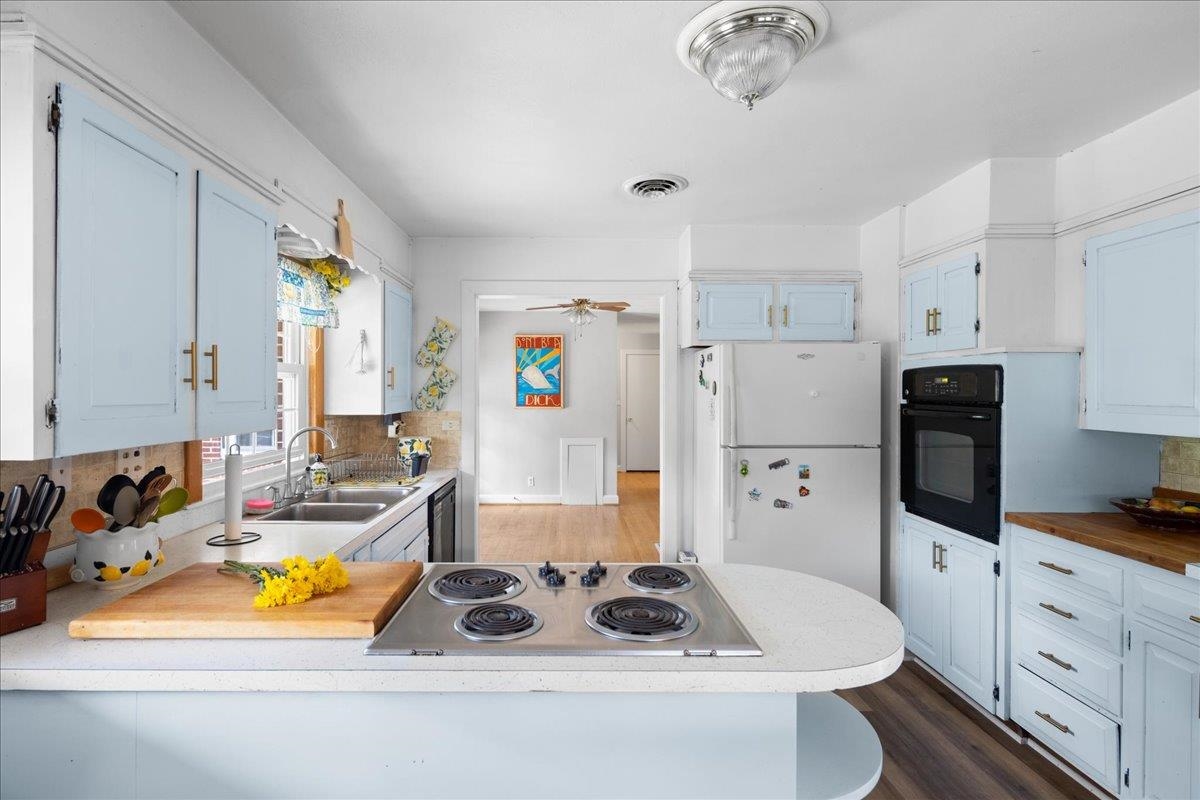 330 N SUNSET DR, BROADWAY, Virginia 22815, 3 Bedrooms Bedrooms, ,2 BathroomsBathrooms,Residential,330 N SUNSET DR,675988 MLS # 675988