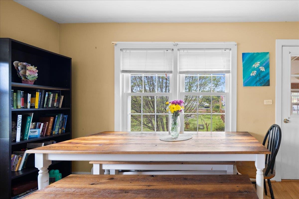 330 N SUNSET DR, BROADWAY, Virginia 22815, 3 Bedrooms Bedrooms, ,2 BathroomsBathrooms,Residential,330 N SUNSET DR,675988 MLS # 675988