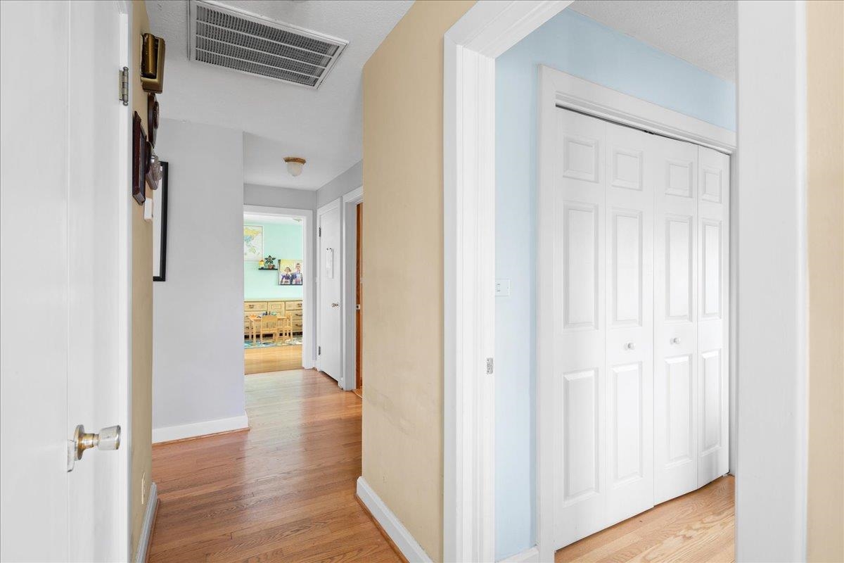 330 N SUNSET DR, BROADWAY, Virginia 22815, 3 Bedrooms Bedrooms, ,2 BathroomsBathrooms,Residential,330 N SUNSET DR,675988 MLS # 675988