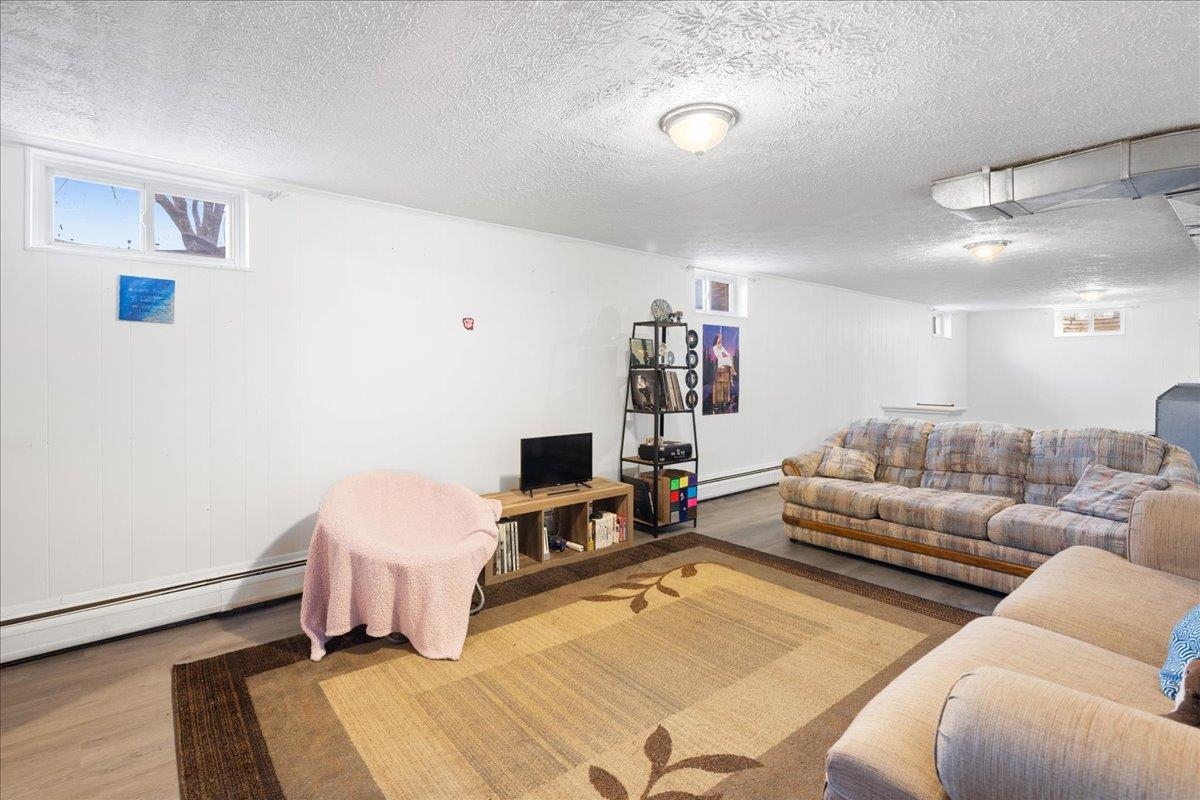 330 N SUNSET DR, BROADWAY, Virginia 22815, 3 Bedrooms Bedrooms, ,2 BathroomsBathrooms,Residential,330 N SUNSET DR,675988 MLS # 675988