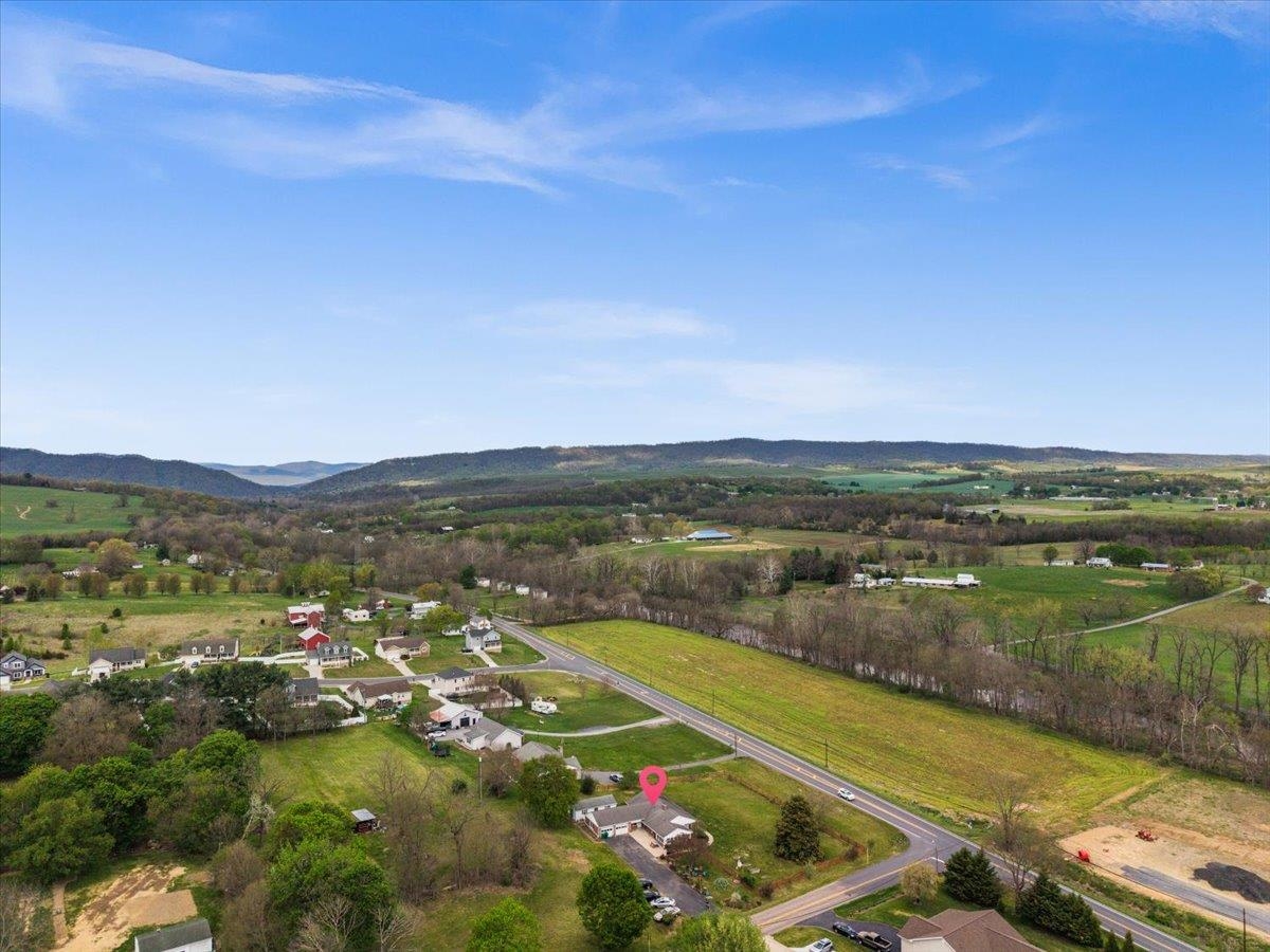 330 N SUNSET DR, BROADWAY, Virginia 22815, 3 Bedrooms Bedrooms, ,2 BathroomsBathrooms,Residential,330 N SUNSET DR,675988 MLS # 675988