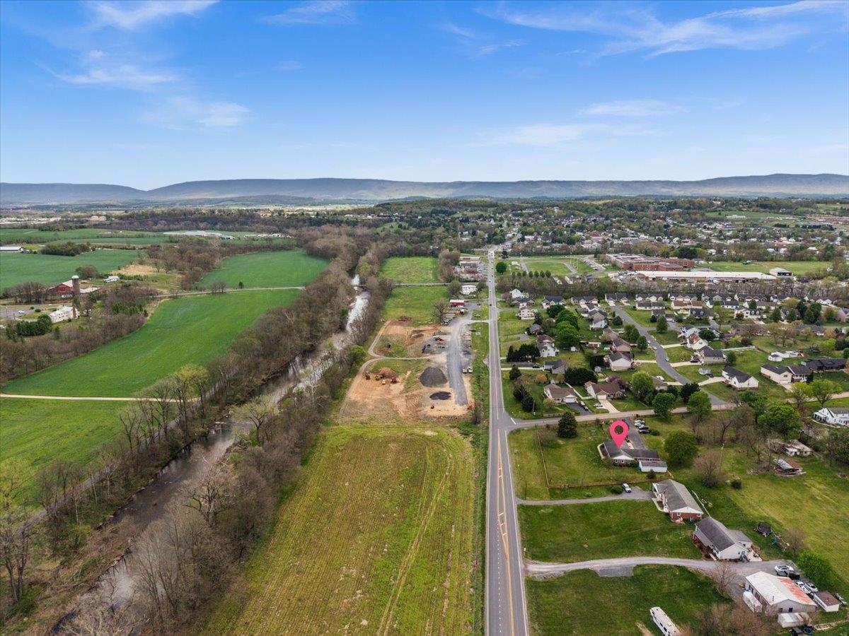 330 N SUNSET DR, BROADWAY, Virginia 22815, 3 Bedrooms Bedrooms, ,2 BathroomsBathrooms,Residential,330 N SUNSET DR,675988 MLS # 675988