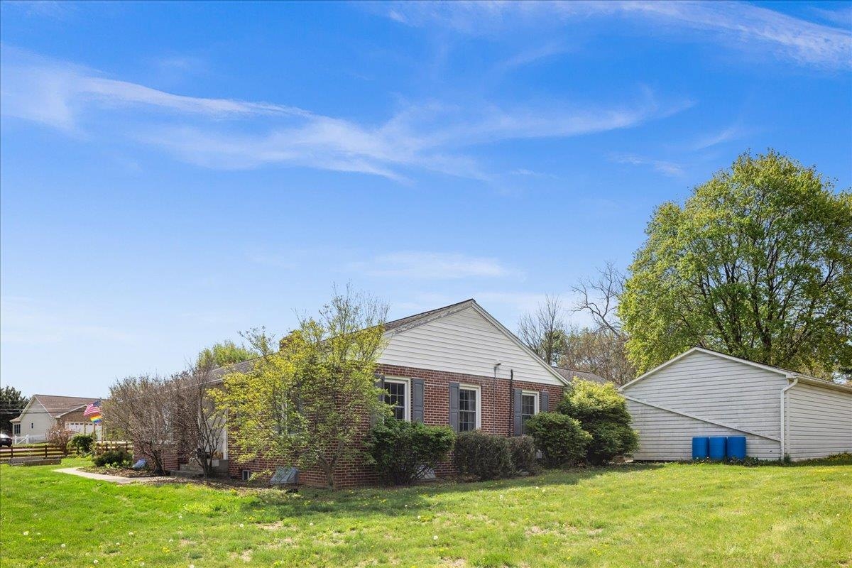 330 N SUNSET DR, BROADWAY, Virginia 22815, 3 Bedrooms Bedrooms, ,2 BathroomsBathrooms,Residential,330 N SUNSET DR,675988 MLS # 675988