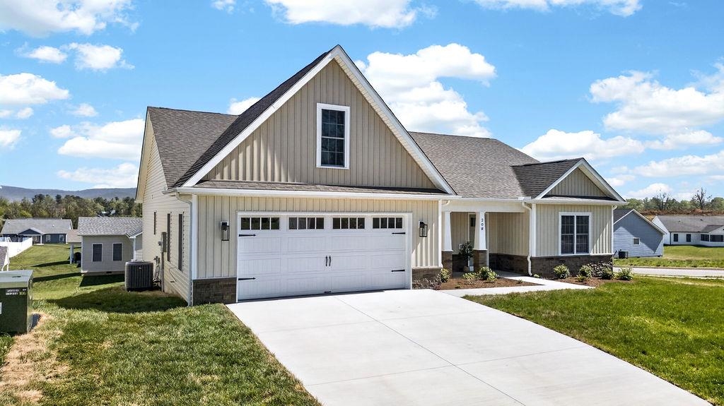 208 LINDBURGH DR, WAYNESBORO, Virginia 22980, 4 Bedrooms Bedrooms, ,2 BathroomsBathrooms,Residential,208 LINDBURGH DR,675990 MLS # 675990