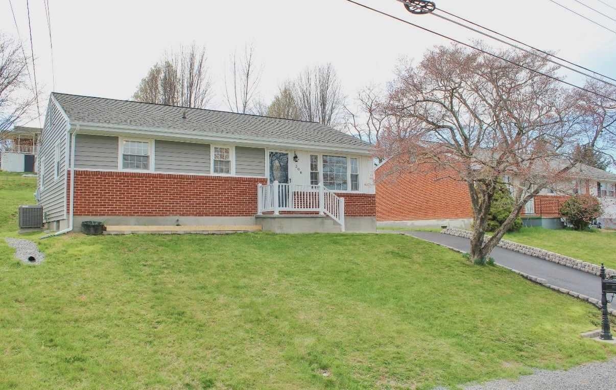 306 HOOVER ST, STAUNTON, Virginia 24401, 3 Bedrooms Bedrooms, ,1 BathroomBathrooms,Residential,306 HOOVER ST,675991 MLS # 675991