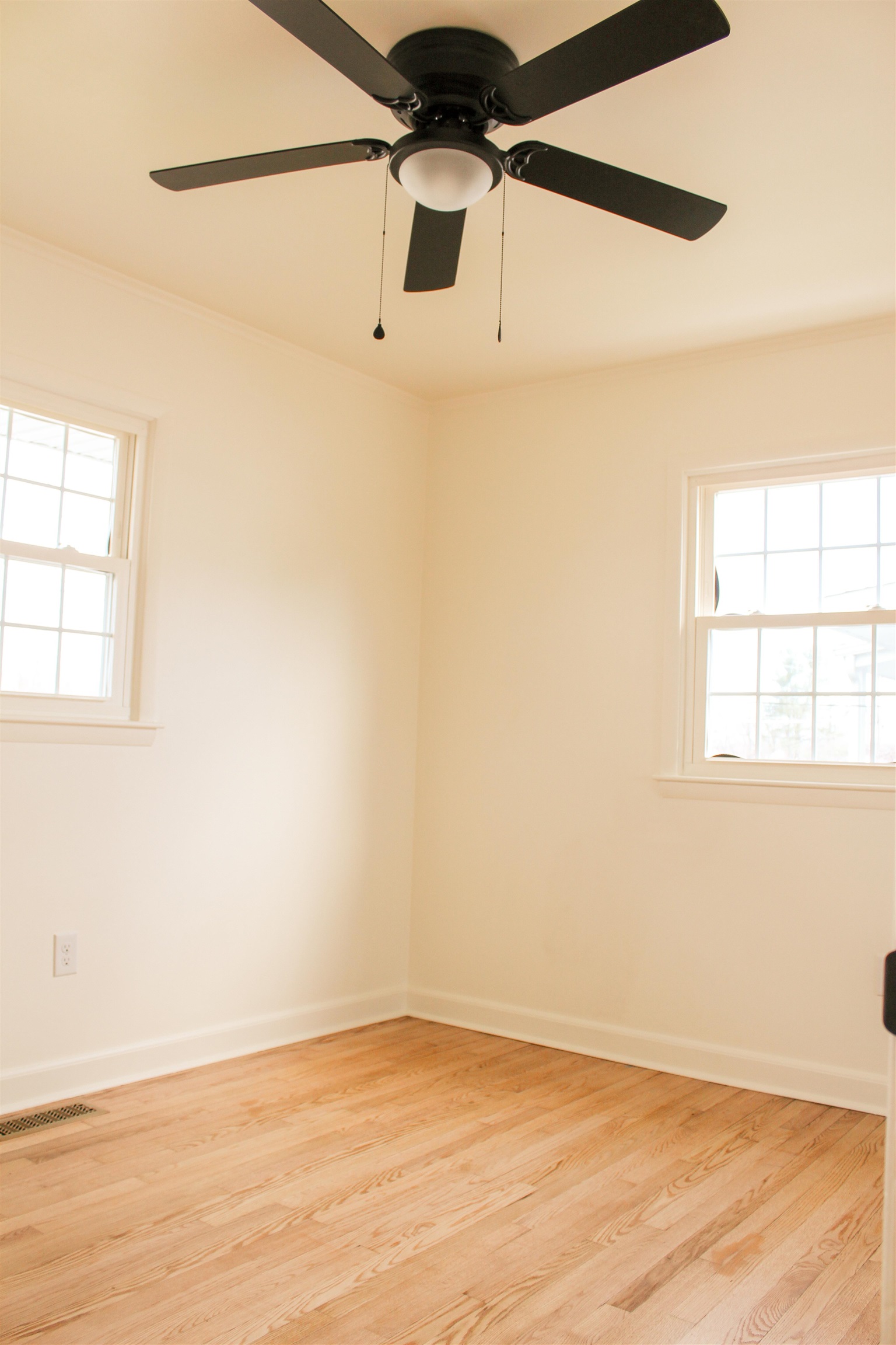 306 HOOVER ST, STAUNTON, Virginia 24401, 3 Bedrooms Bedrooms, ,1 BathroomBathrooms,Residential,306 HOOVER ST,675991 MLS # 675991