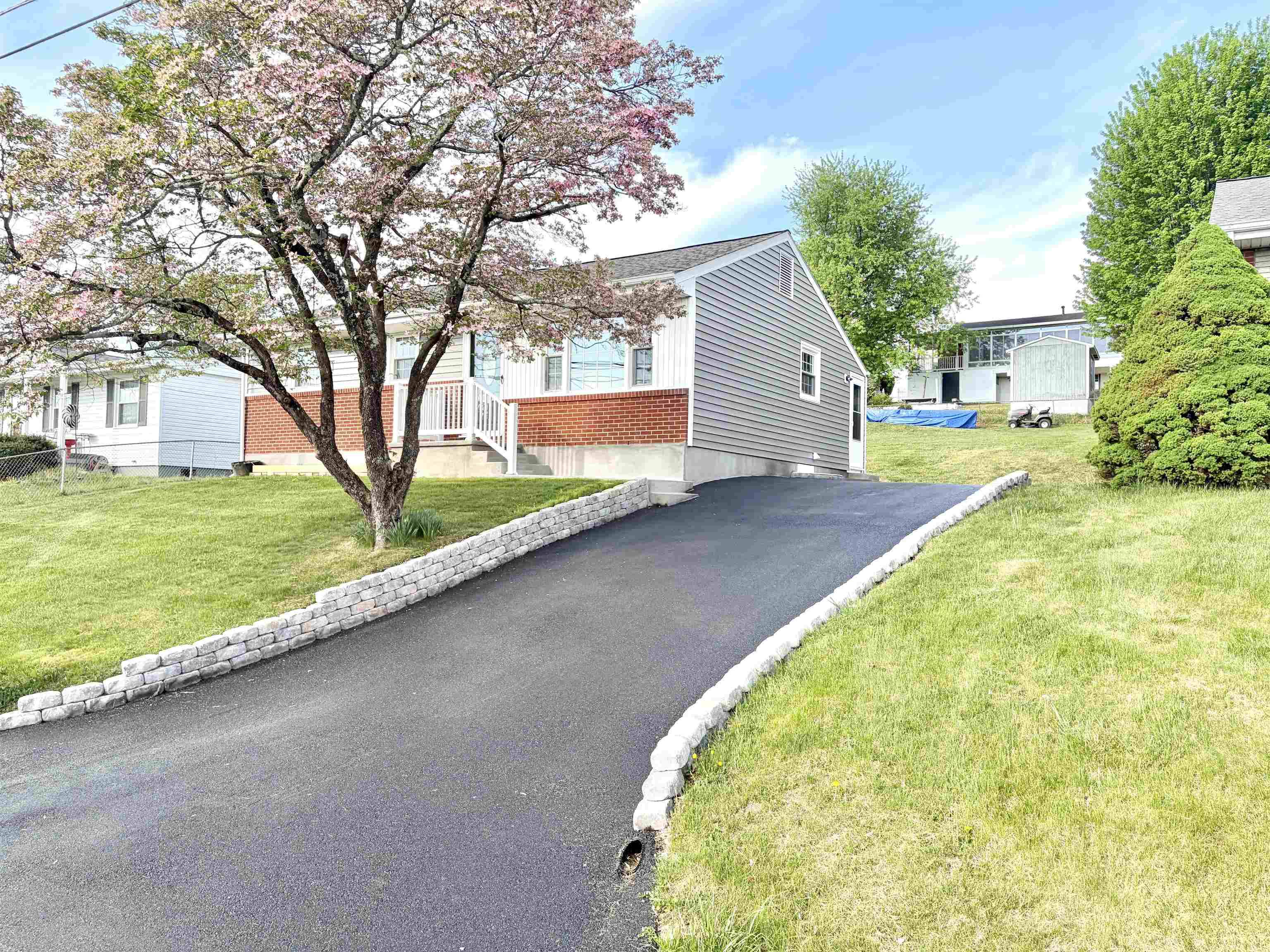 306 HOOVER ST, STAUNTON, Virginia 24401, 3 Bedrooms Bedrooms, ,1 BathroomBathrooms,Residential,306 HOOVER ST,675991 MLS # 675991