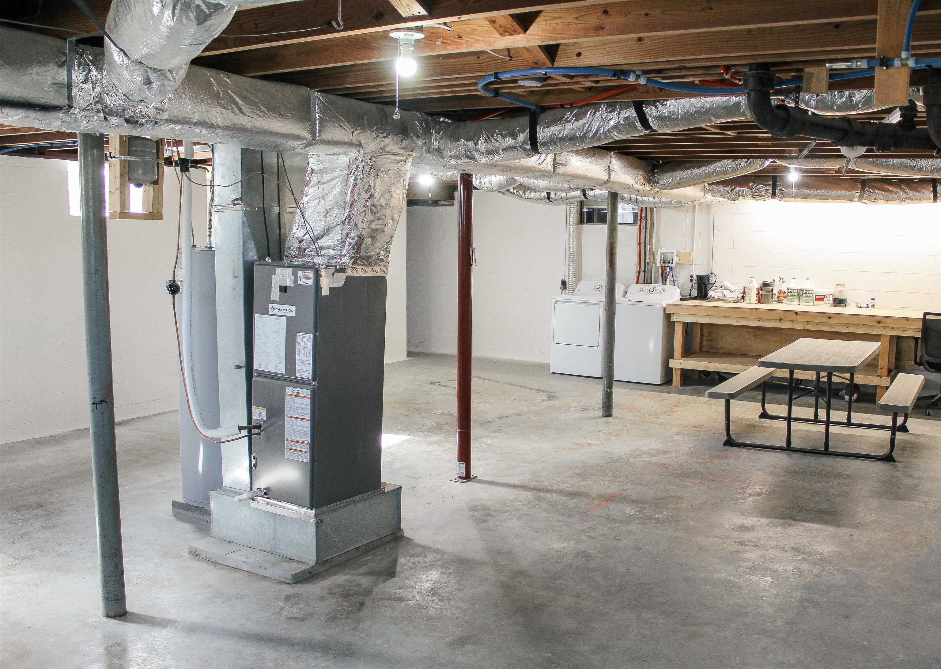 306 HOOVER ST, STAUNTON, Virginia 24401, 3 Bedrooms Bedrooms, ,1 BathroomBathrooms,Residential,306 HOOVER ST,675991 MLS # 675991