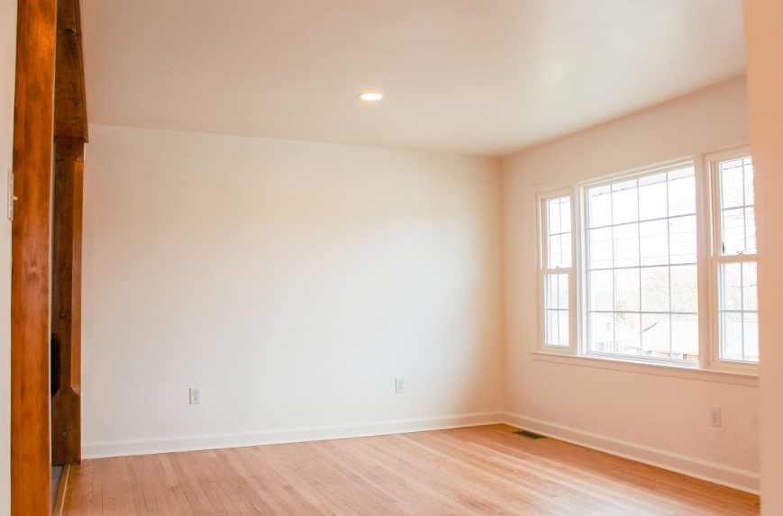 306 HOOVER ST, STAUNTON, Virginia 24401, 3 Bedrooms Bedrooms, ,1 BathroomBathrooms,Residential,306 HOOVER ST,675991 MLS # 675991