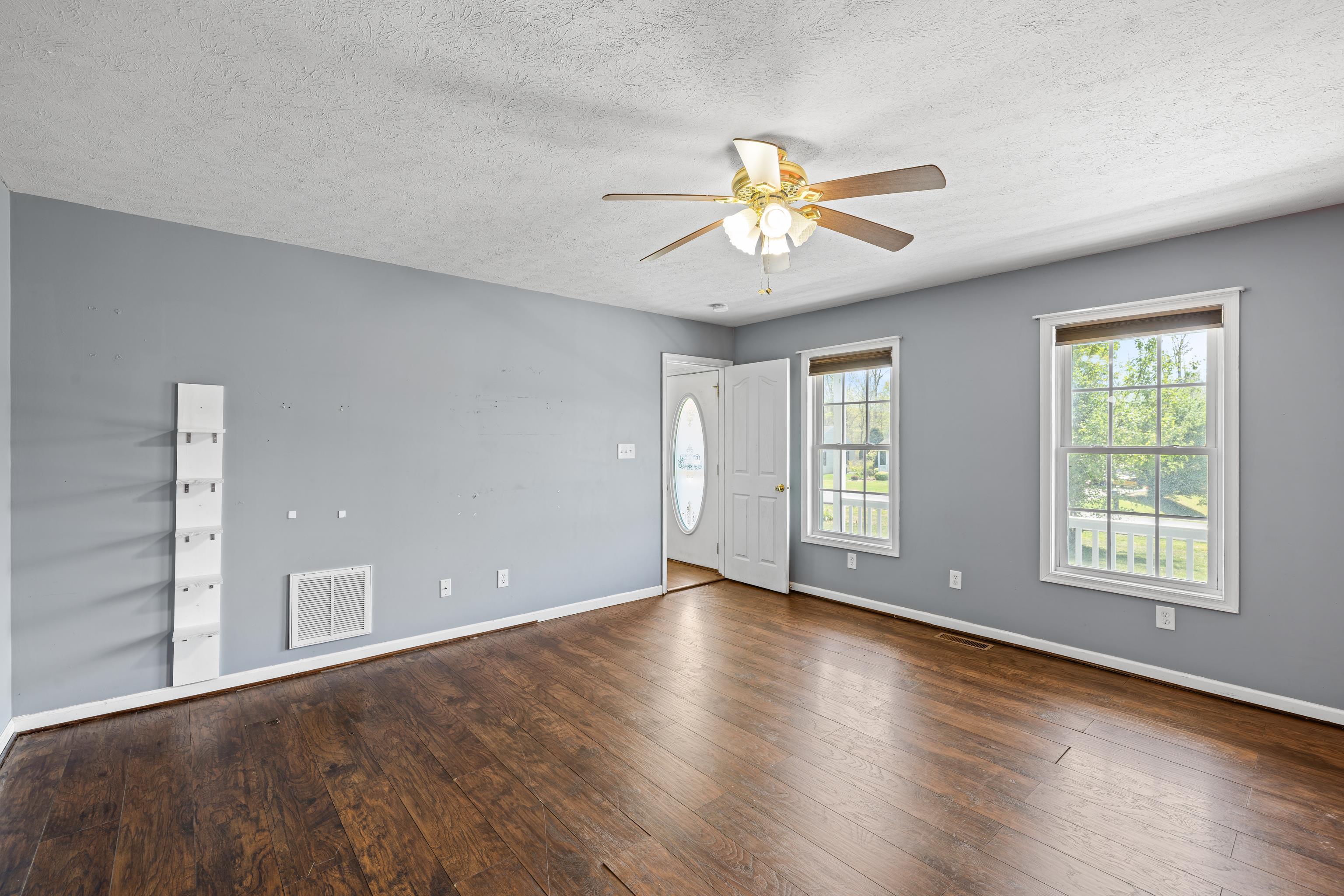 98 WOODSIDE DR, WAYNESBORO, Virginia 22980, 5 Bedrooms Bedrooms, ,2 BathroomsBathrooms,Residential,98 WOODSIDE DR,675992 MLS # 675992