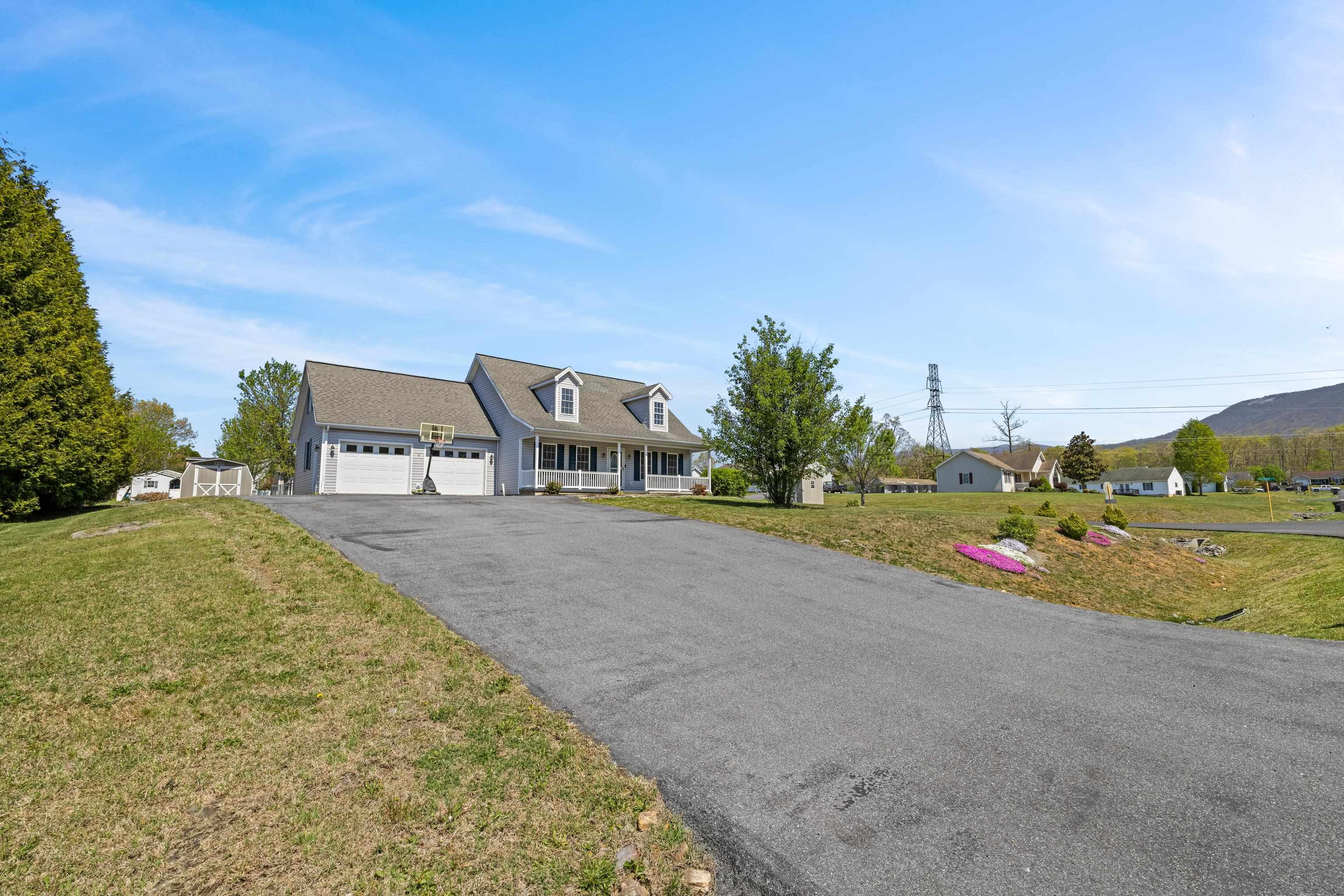 98 WOODSIDE DR, WAYNESBORO, Virginia 22980, 5 Bedrooms Bedrooms, ,2 BathroomsBathrooms,Residential,98 WOODSIDE DR,675992 MLS # 675992