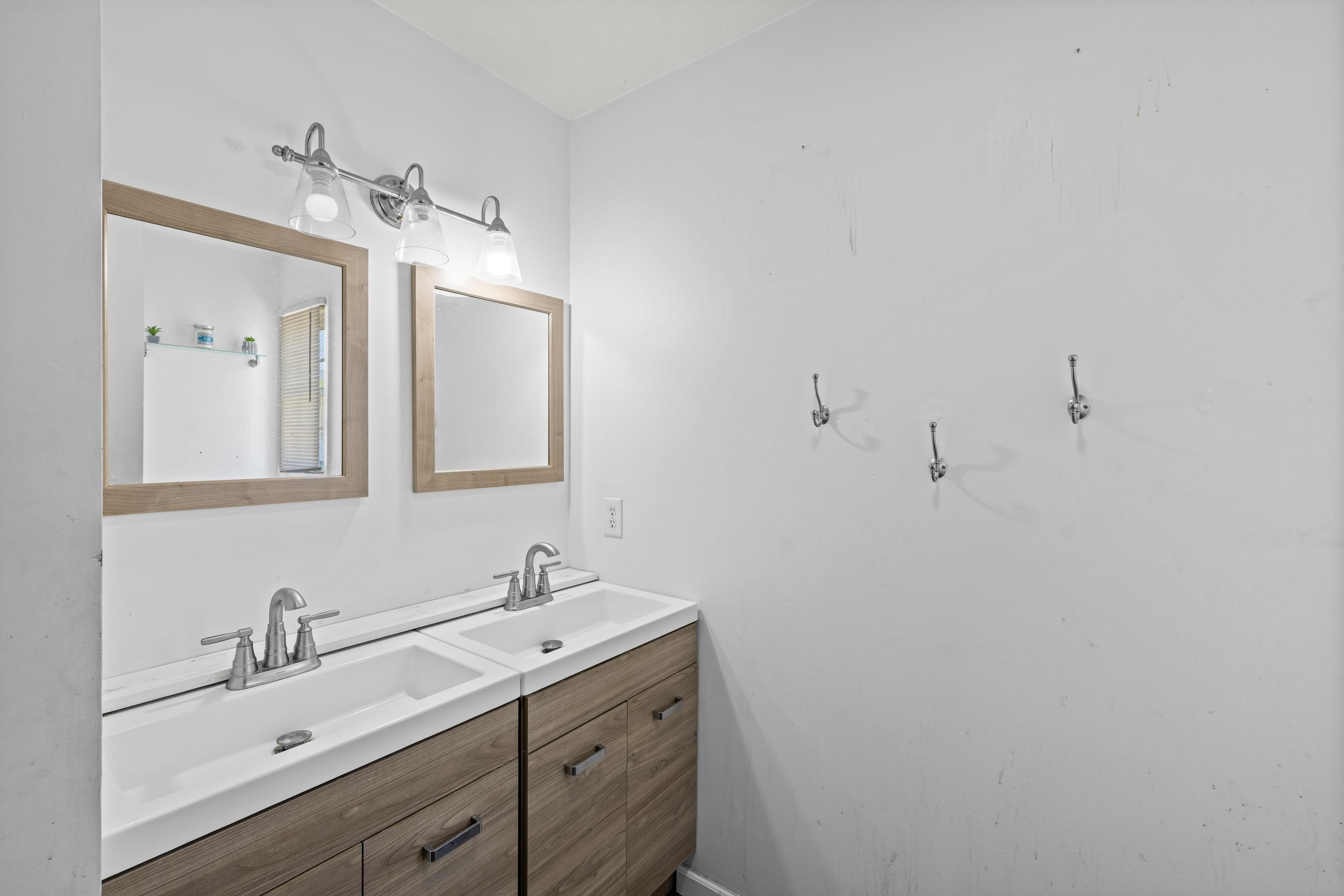 98 WOODSIDE DR, WAYNESBORO, Virginia 22980, 5 Bedrooms Bedrooms, ,2 BathroomsBathrooms,Residential,98 WOODSIDE DR,675992 MLS # 675992