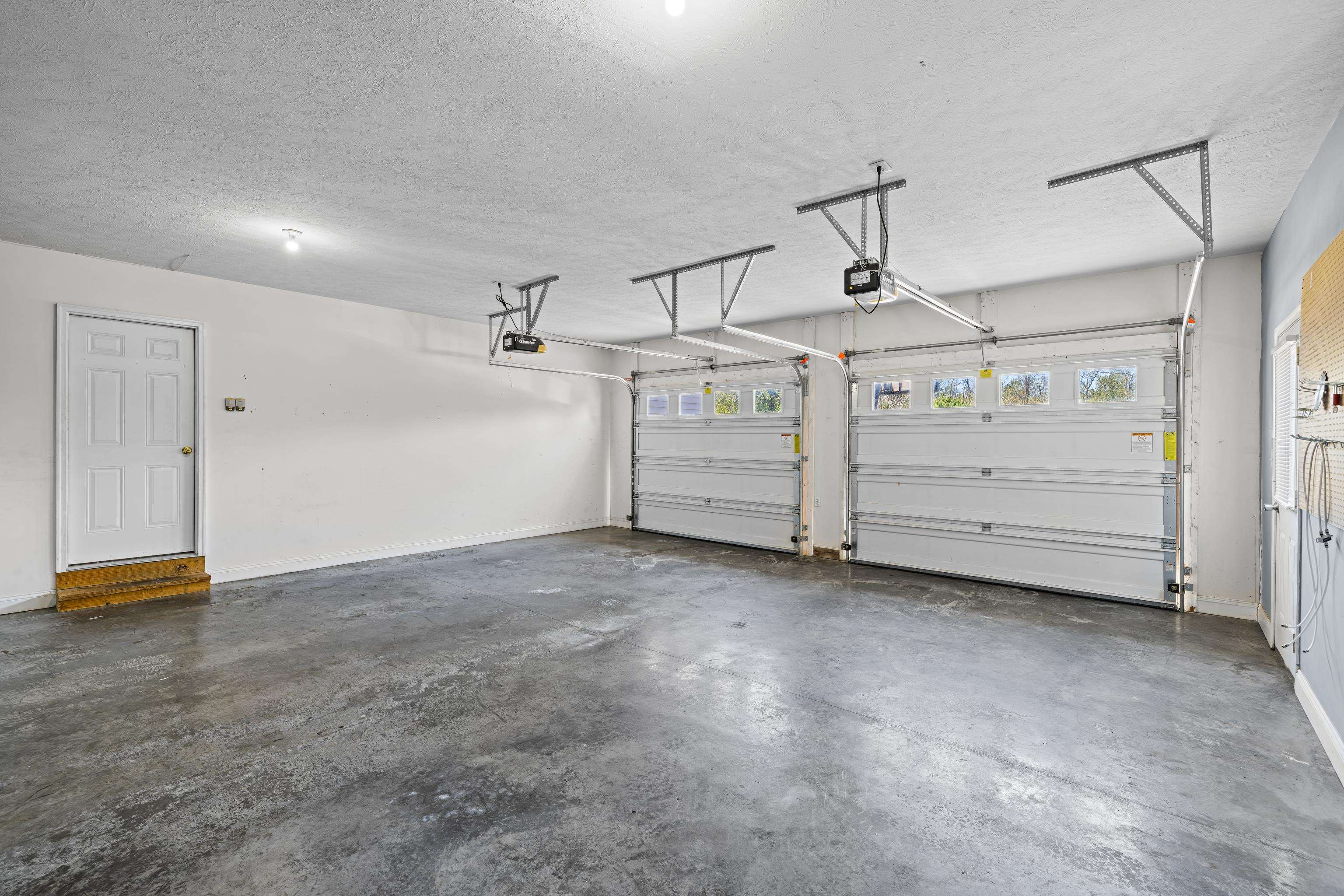 98 WOODSIDE DR, WAYNESBORO, Virginia 22980, 5 Bedrooms Bedrooms, ,2 BathroomsBathrooms,Residential,98 WOODSIDE DR,675992 MLS # 675992