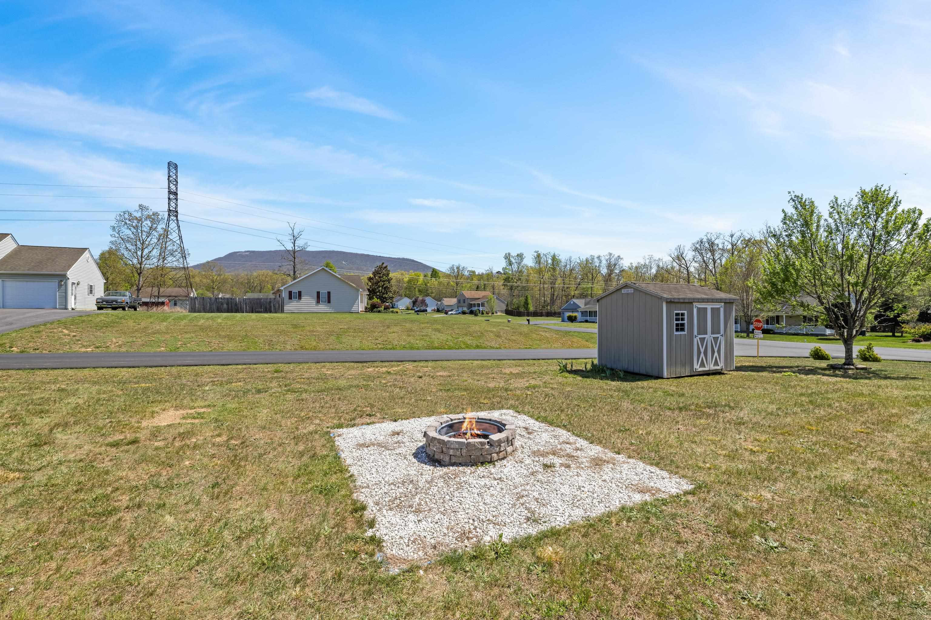 98 WOODSIDE DR, WAYNESBORO, Virginia 22980, 5 Bedrooms Bedrooms, ,2 BathroomsBathrooms,Residential,98 WOODSIDE DR,675992 MLS # 675992