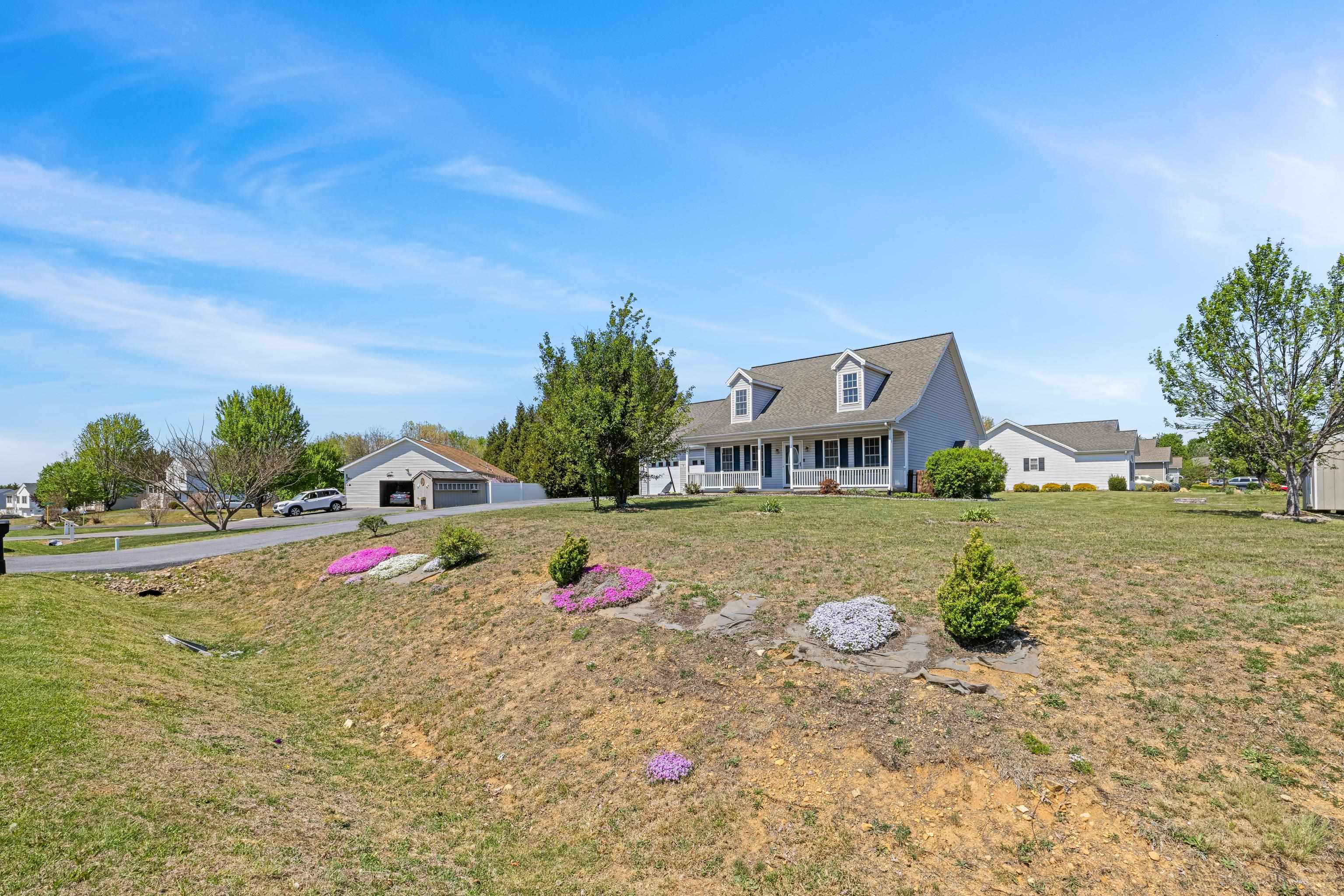 98 WOODSIDE DR, WAYNESBORO, Virginia 22980, 5 Bedrooms Bedrooms, ,2 BathroomsBathrooms,Residential,98 WOODSIDE DR,675992 MLS # 675992