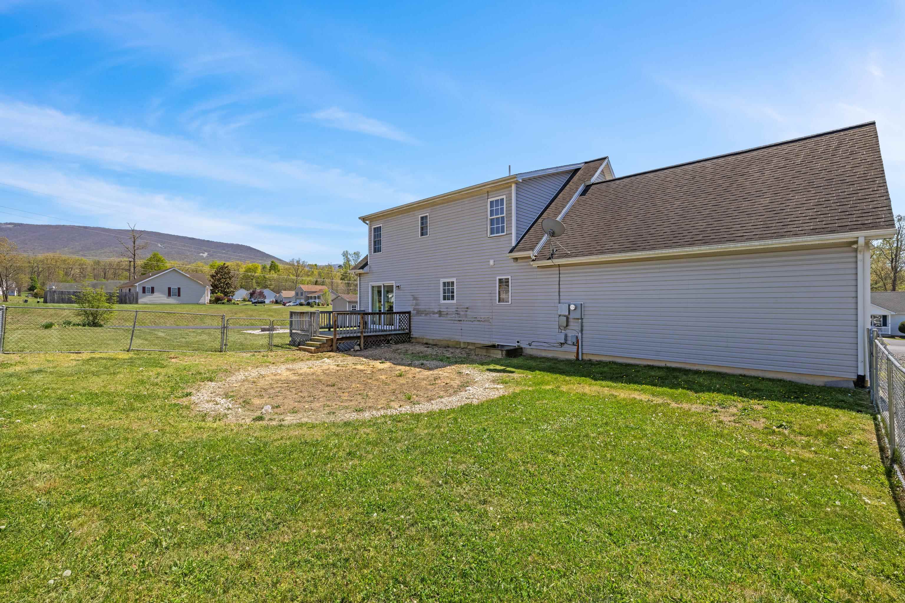 98 WOODSIDE DR, WAYNESBORO, Virginia 22980, 5 Bedrooms Bedrooms, ,2 BathroomsBathrooms,Residential,98 WOODSIDE DR,675992 MLS # 675992