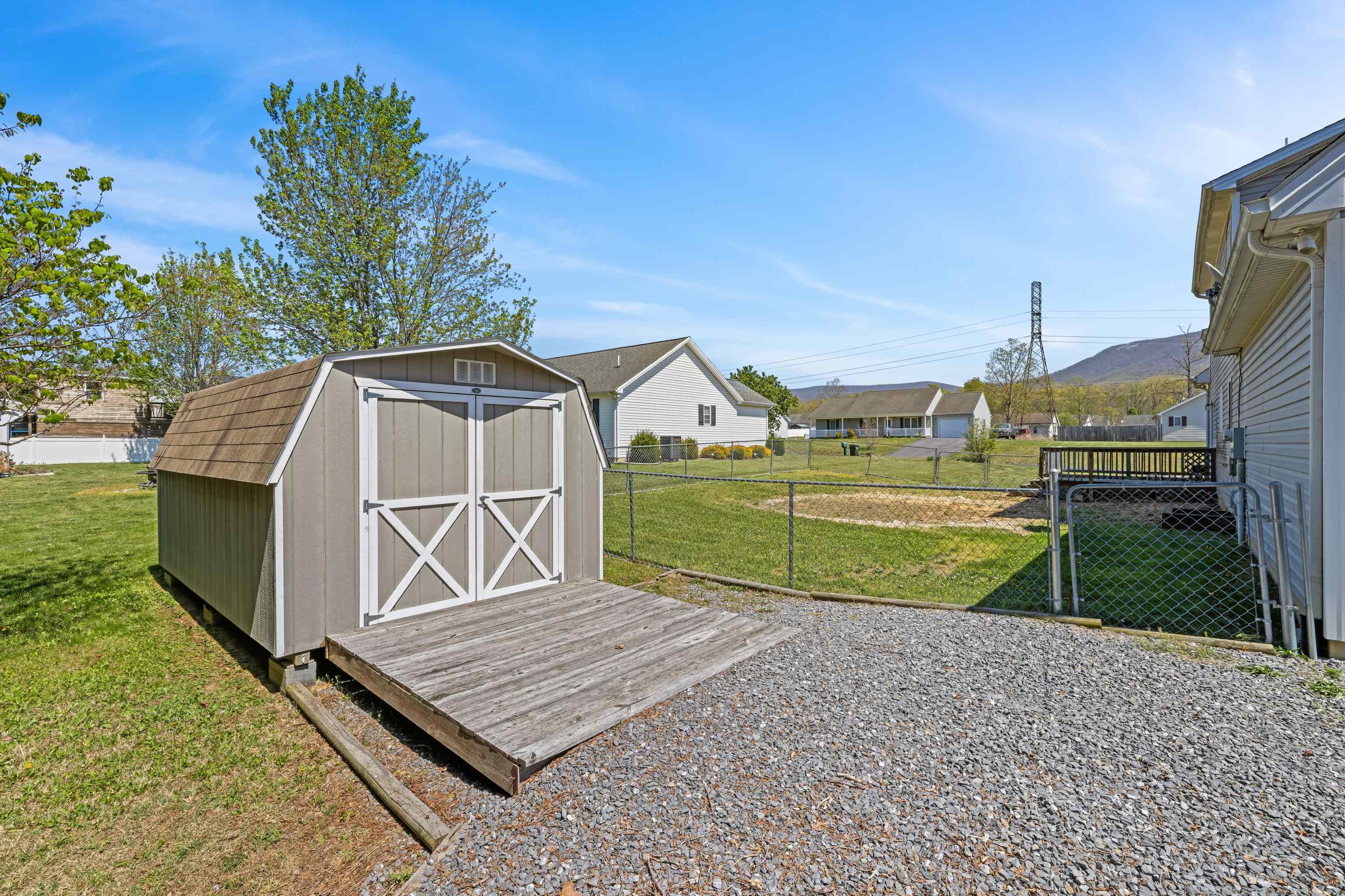 98 WOODSIDE DR, WAYNESBORO, Virginia 22980, 5 Bedrooms Bedrooms, ,2 BathroomsBathrooms,Residential,98 WOODSIDE DR,675992 MLS # 675992