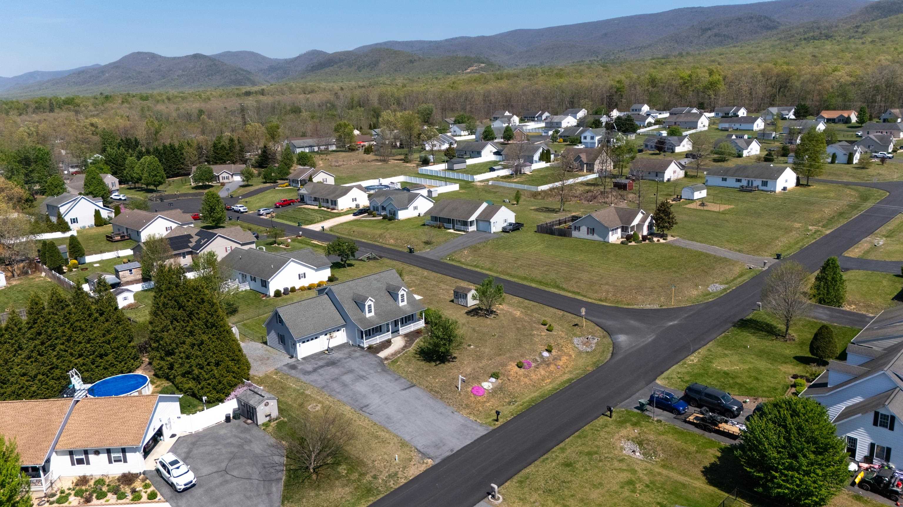 98 WOODSIDE DR, WAYNESBORO, Virginia 22980, 5 Bedrooms Bedrooms, ,2 BathroomsBathrooms,Residential,98 WOODSIDE DR,675992 MLS # 675992