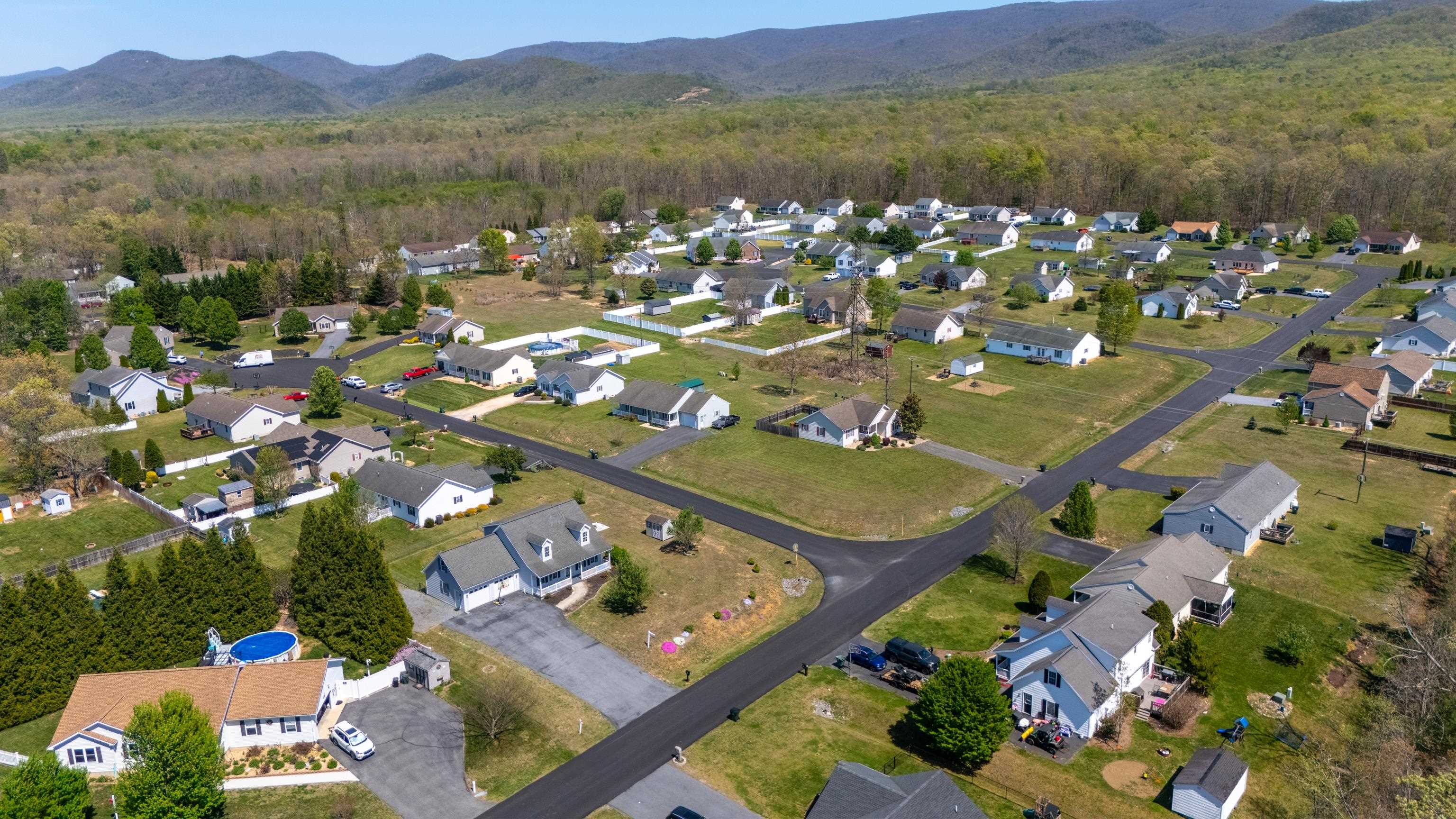 98 WOODSIDE DR, WAYNESBORO, Virginia 22980, 5 Bedrooms Bedrooms, ,2 BathroomsBathrooms,Residential,98 WOODSIDE DR,675992 MLS # 675992