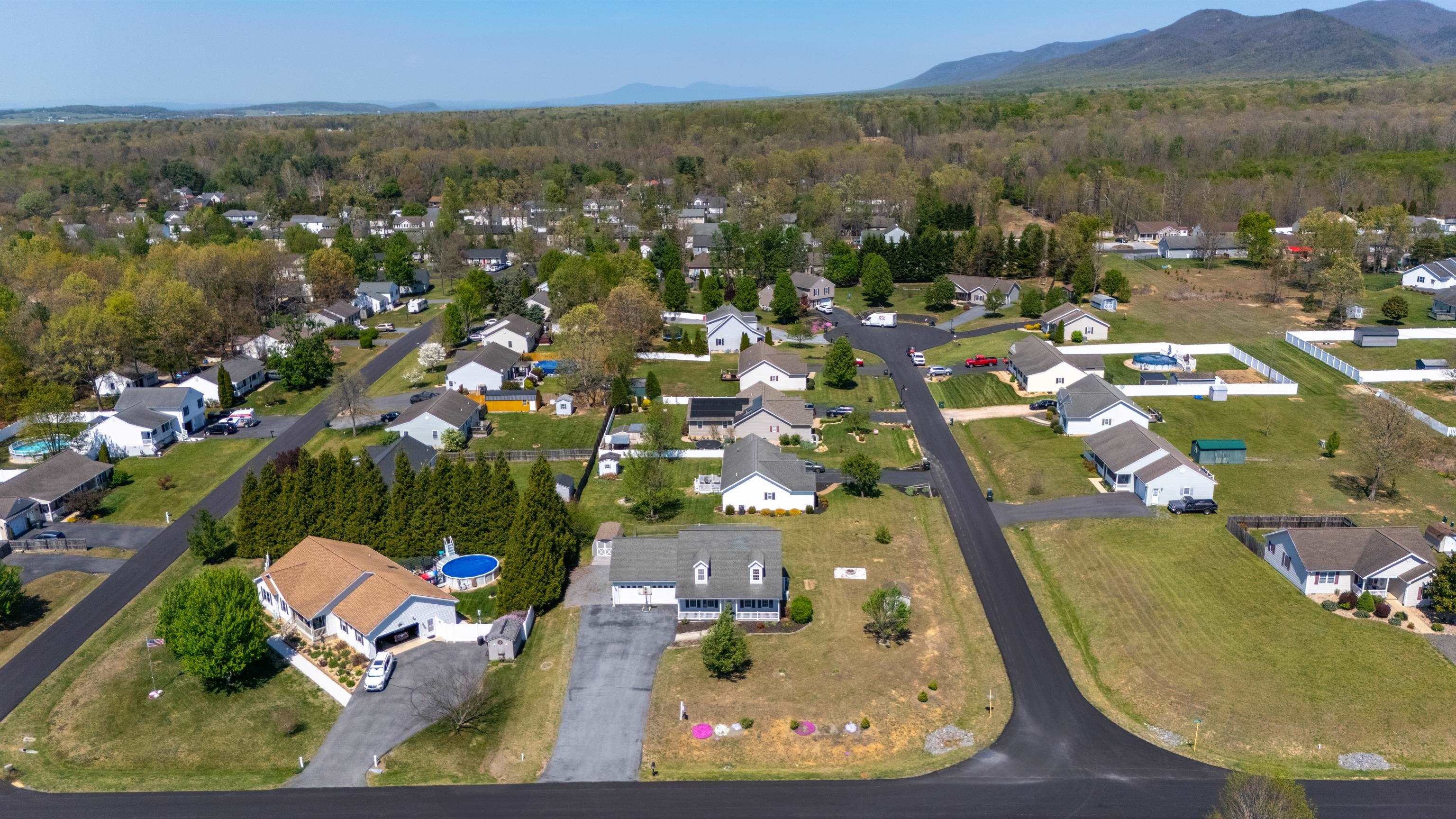 98 WOODSIDE DR, WAYNESBORO, Virginia 22980, 5 Bedrooms Bedrooms, ,2 BathroomsBathrooms,Residential,98 WOODSIDE DR,675992 MLS # 675992