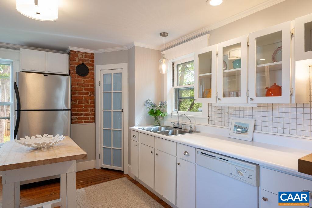 118 GOODMAN ST, CHARLOTTESVILLE, Virginia 22902, 4 Bedrooms Bedrooms, ,3 BathroomsBathrooms,Residential,118 GOODMAN ST,675998 MLS # 675998