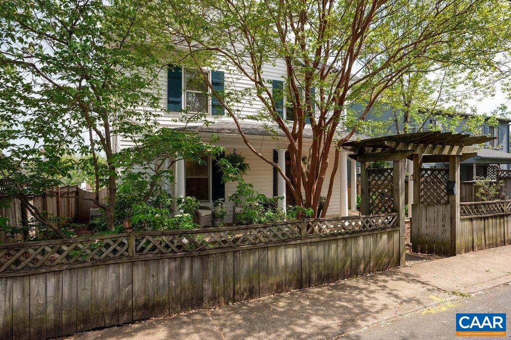 118 GOODMAN ST, CHARLOTTESVILLE, Virginia 22902, 4 Bedrooms Bedrooms, ,3 BathroomsBathrooms,Residential,118 GOODMAN ST,675998 MLS # 675998